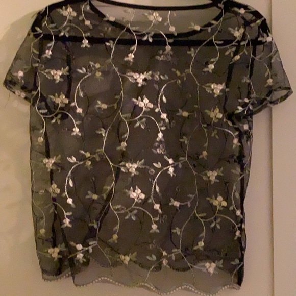Black lace embroidered top - Picture 2 of 2